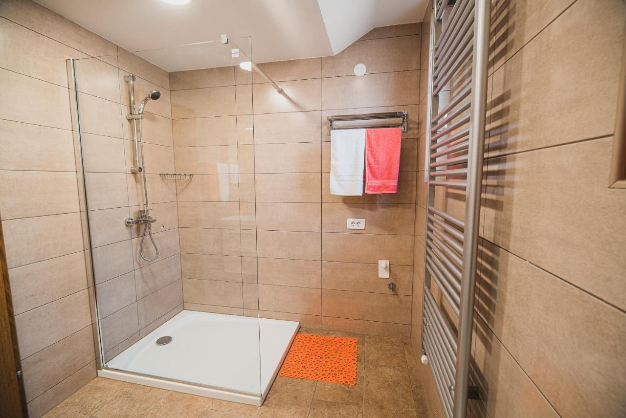 Apartma Rombon Brdo With Free Onsite Parking